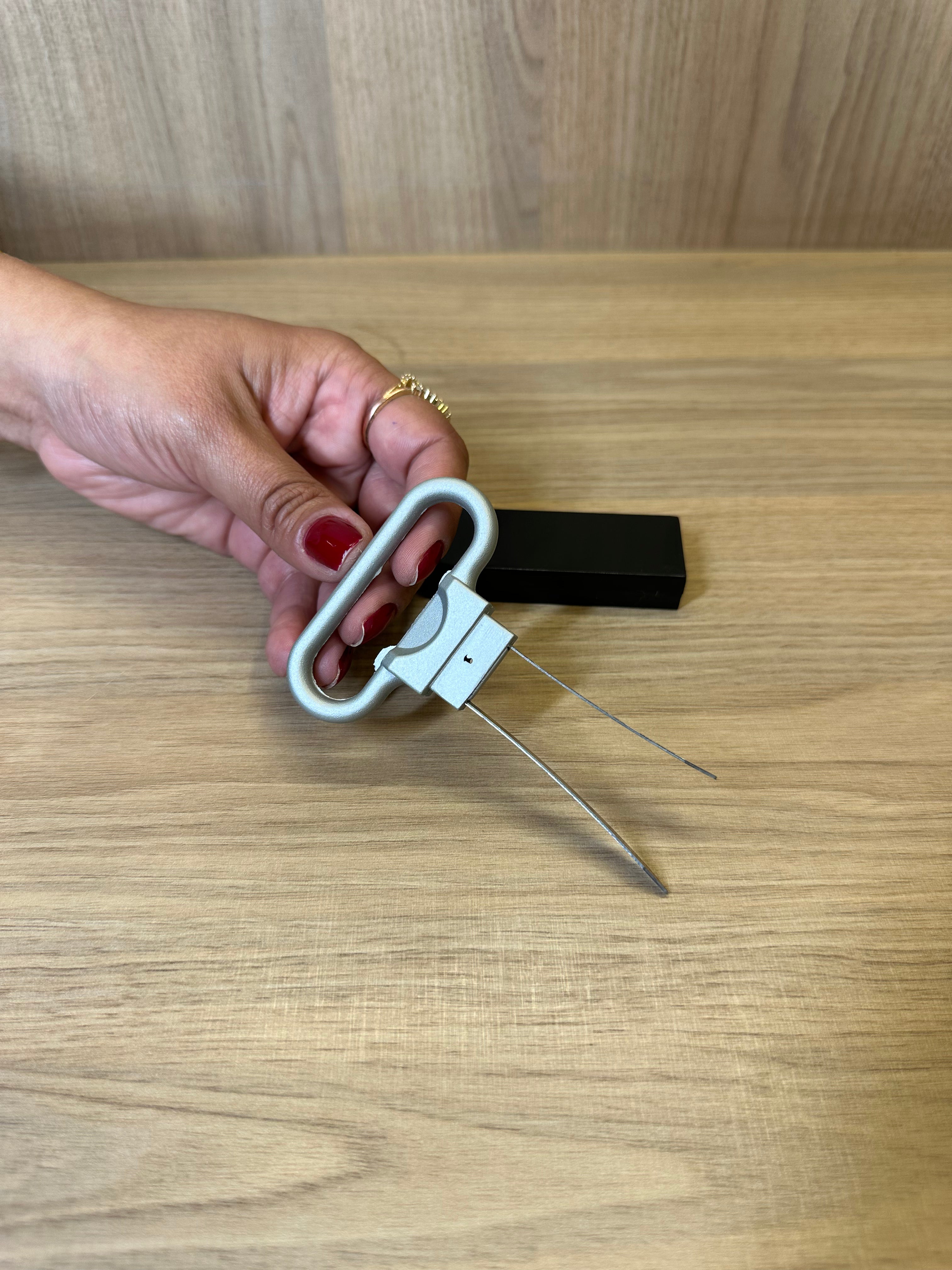 Saca Rolhas Lâminas Paralelas - Prata Fosco